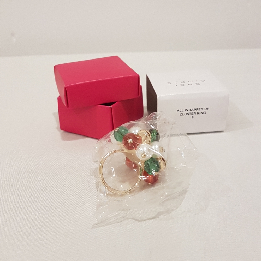 Avon Studio 1886 All Wrapped Up Cluster Ring